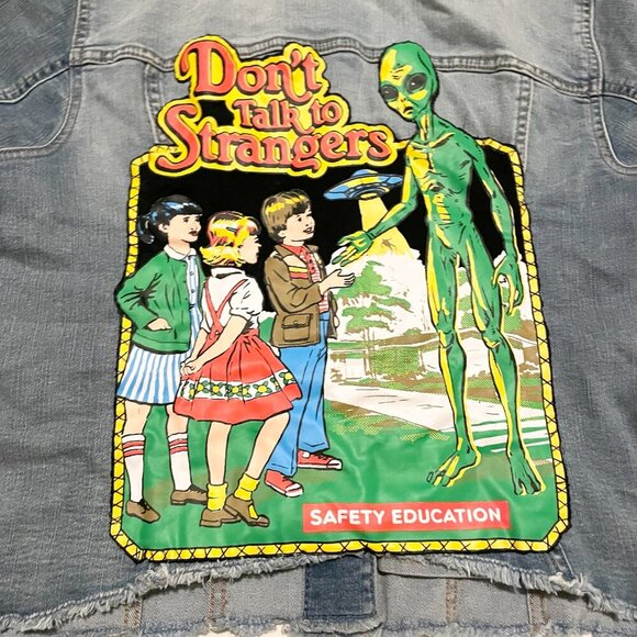 Jeaniologie Altered Jean Denim Jacket Dont Talk to Strangers Patch Sz Large - Picture 10 of 16